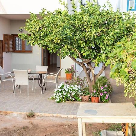 Apartamento Εξοχη Και Θαλασσα Makrýgialos Exterior foto