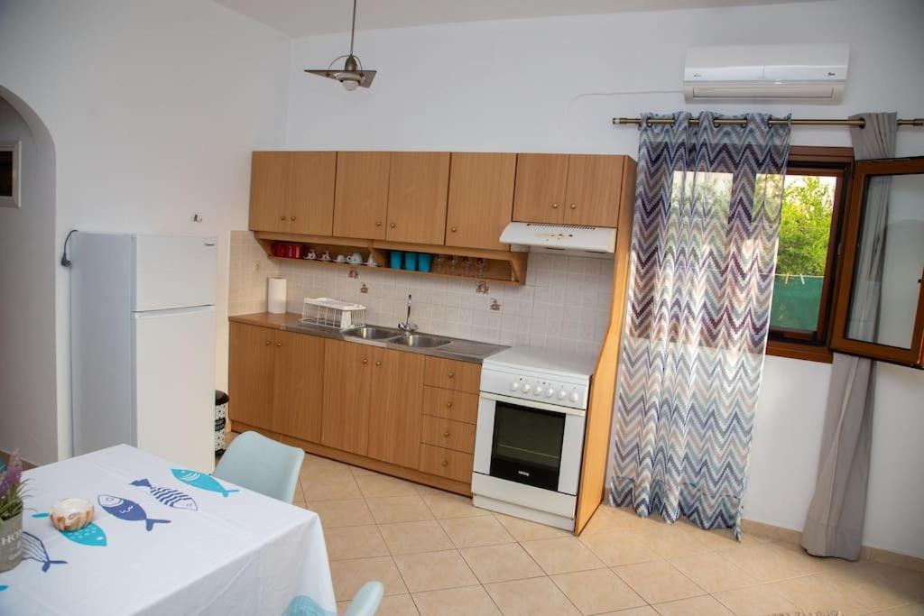Apartamento Εξοχη Και Θαλασσα Makrýgialos Exterior foto